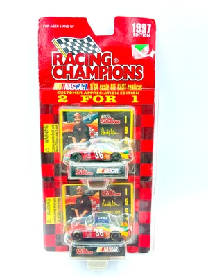 Tarjeta de soporte de exhibición fundido a presión de campeones de carreras sellada de colección 1997 Derrick Cope Foto 1 de 2