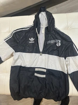 Adidas Brooklyn Baloncesto Cortavientos Arrancador Y2K Mediano Foto 1 de 4