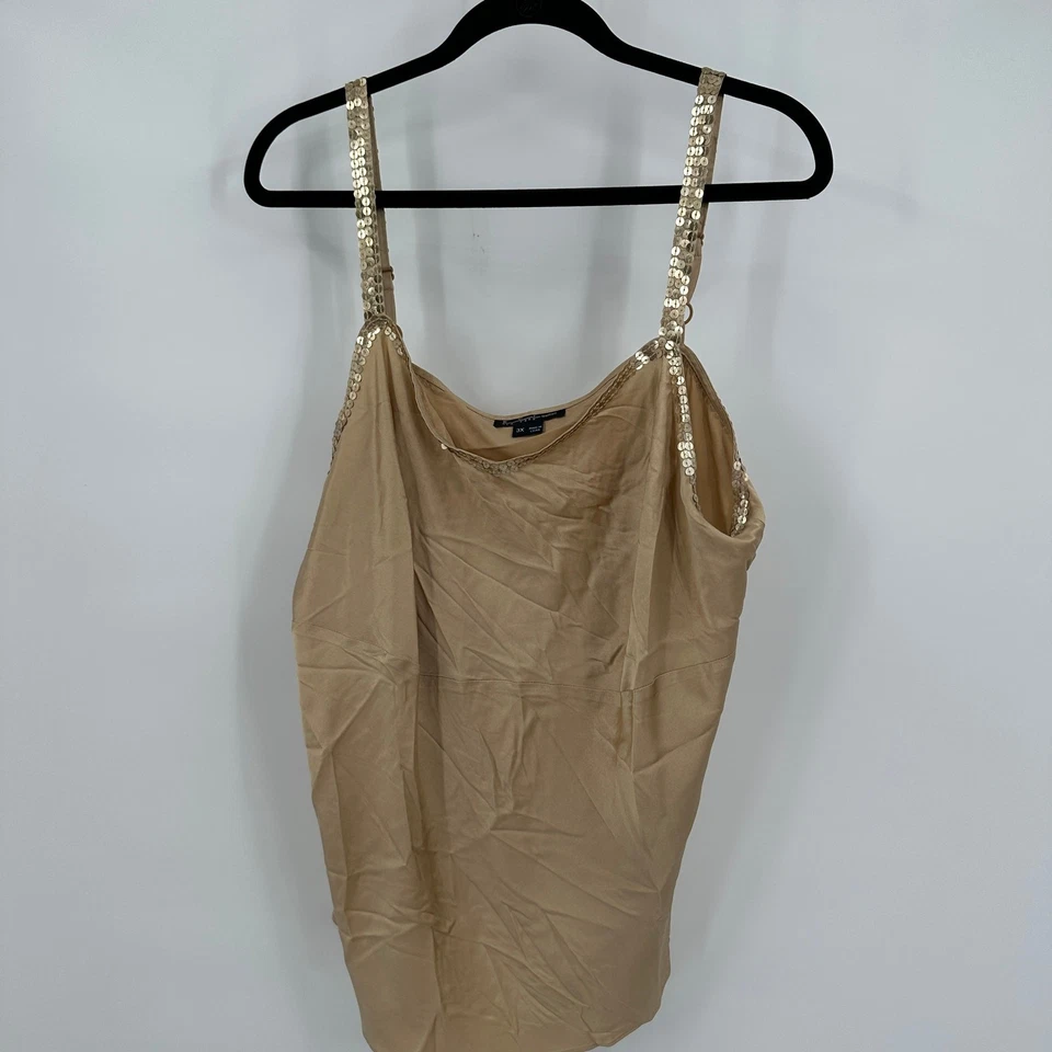 Top ECI Mujer Talla 3X Champagne Cami Mezcla Seda Lentejuelas Fiesta Glamour Minimalista Foto 1 de 4