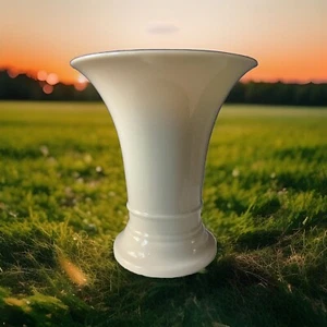 Beautiful 6 Inch Ivory Trumpet Vase. - Picture 1 of 8