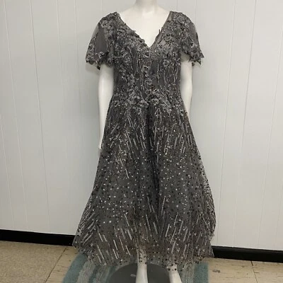 Vestido Mac Duggal para mujer 10 Gunmetal adornado mariposa ajuste y acampanado longitud té Foto 1 de 4
