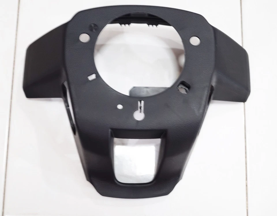 TOYOTA HILUX FORTUNER 2015-18 STEERING WHEEL BLACK  BASE COUPE BACK TRIM COVER - Imagem 1 de 4