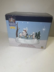 Lemax Carole Towne North Pole Skaters 2007 animado - Imagen 1 de 13