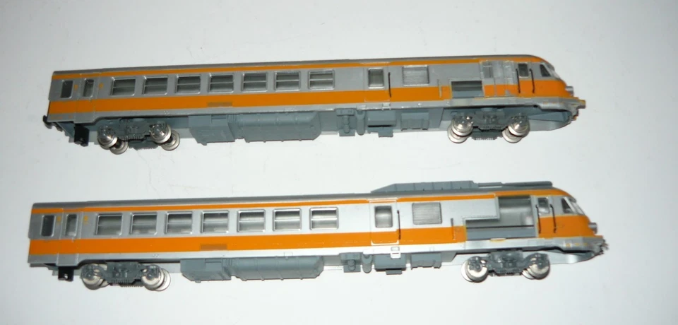 Jouef -lot motrice et fausse motrice Turbo - train épave    ech ho  - Photo 1/4