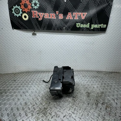 2003 HONDA VT750DCA SHADOW SPIRIT 750 АККУМУЛЯТОР КОРОБКА - ЛОТОК - ДЕРЖАТЕЛЬ + ЯЩИК ДЛЯ ИНСТРУМЕНТОВ + КРЫШКА - Изображение 1 из 4