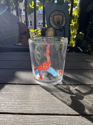 Caja de botín Spider-Man Juice Glass 2021 Marvel Gear rara Foto 1 de 4