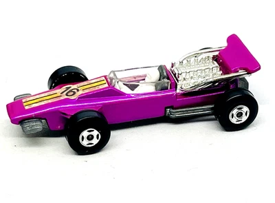 Matchbox Lesney Superfast 34 Formula 1 Racing Car in purple, "16" label, mint! — 第 1/3 张图片