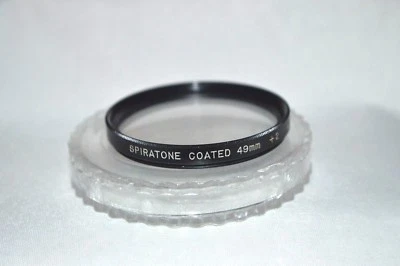 Spiratone 49 mm Close-Up +2 Screw-In Lens with Case Made in Japan (T-22) - Image 1 of 3