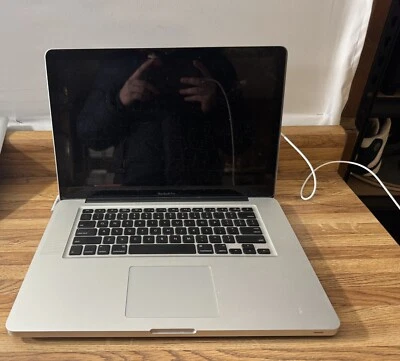 MacBook Pro 15-inch (2010) - For Parts or Repair - Image 1 of 3