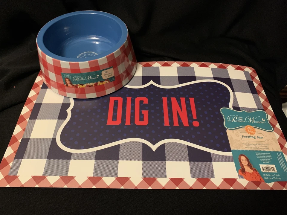 Pioneer Woman Pet Feeding Mat W/Large Bowl “DIG IN” Charming Checkers - Image 1 of 4