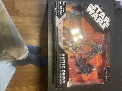 NEW - STAR WARS 30TH ANNIVERSARY BATTLE OF GEONOSIS BATTLE PACK - 5 Figures - Image 1 of 4
