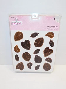 Leaf Candy Mold Plastic Tray 17 Cavity - Picture 1 of 3