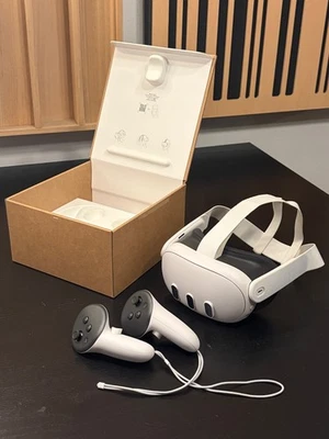 Meta Quest 3 VR Headset - ******Great Condition!!!****** - Image 1 of 4