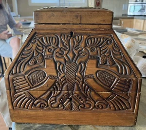 Antica splendida scatola decorativa in legno ornata scatola intagliata incernierata 2 scomparti - Foto 1 di 10