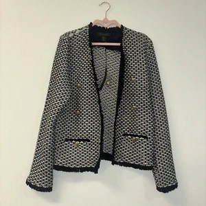 Tahari Black White Knit Jacket Sz Lg Gold Button Detail Chic Style Wool Sweater - Picture 1 of 7