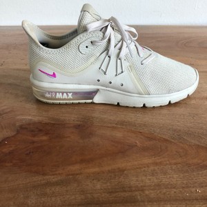 sequent 3 nike