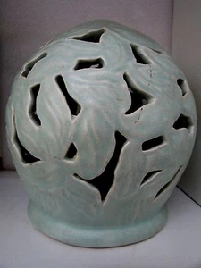INCISED POTTERY LAMP BASE GUM LEAF HARVEY SCHOOL AUSTRALIAN POTTERY SIGNED BASE - Picture 1 of 6