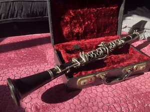 Boosey and Hawkes  Wooden clarinet 926/77 Vintage. Cased. - Picture 1 of 13