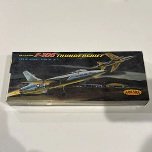 SIGILLATO Aurora 1:78 Repubblica F-105 Thunderchief Modellino Aereo Kit - Foto 1 di 7