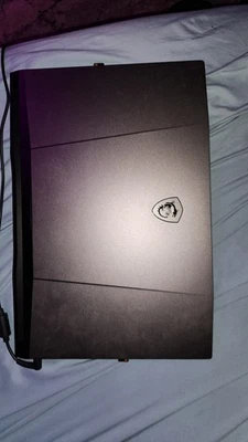 MSI Crosshair 17 A11UDK i7-11800H RTX 3050ti gris titanio Foto 1 de 4