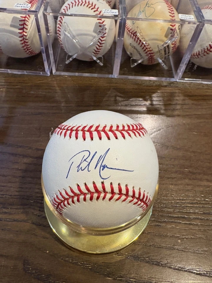 PHIL    NEVIN    MLB     SIGNED     BASEBALL - Image 1 of 1