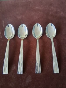 Juego de 4 cucharas soperas CAMDEN de acero inoxidable brillante Oneida EE. UU. 6-7/8" ¡BONITAS!! - Imagen 1 de 2