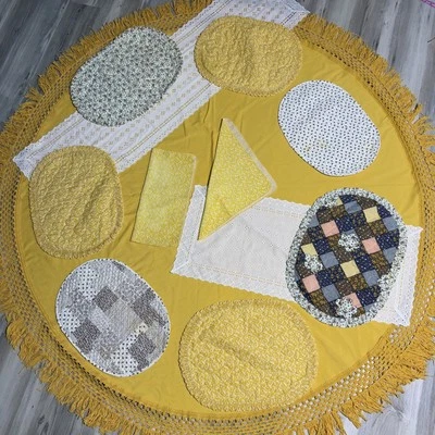 复古 70 年代桌布黄金 70 英寸圆形流苏条纹下摆桌垫衬里套装 — 第 1/4 张图片