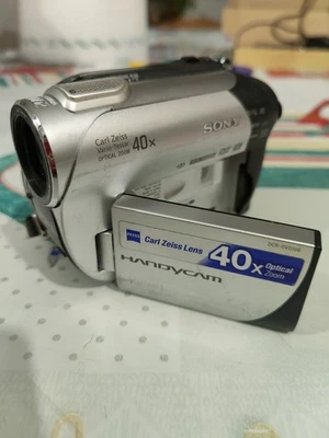 Videocamera Sony Handycam DCR-DVD106E - Immagine 1 di 4