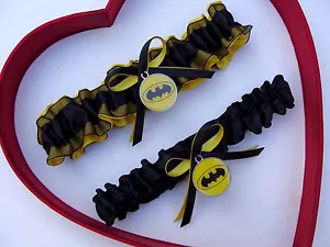 Neues handgefertigtes Batman Hochzeit Strumpfband gelb schwarz Abschlussball Superheld Strumpfband - Bild 1 von 1