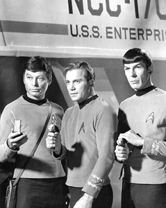 Fotografía de reparto clásica serie original de Star Trek 10"" x 8"" 46 - Imagen 1 de 1