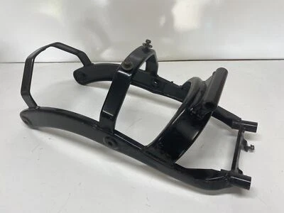 YAMAHA VSTAR V STAR 650 CLÁSICO GUARDABARROS TRASERO SUBCHASIS SOPORTE MONTAJE Foto 1 de 4