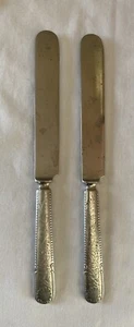 2 VINTAGE ROYAL MANUFACTURING CO SOLID BRAZIL SILVER KNIVES FLORAL SHELL - Picture 1 of 4