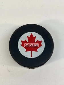 Discos de juego de hockey Indianapolis Checkers IHL con talones de boleto CCM logotipo de arce 1980 - Imagen 1 de 4