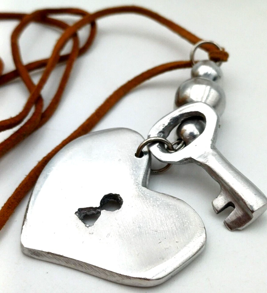 VESTOPAZZO , COLLANA ALLUMINIO DA RECUPERO - Immagine 1 di 3