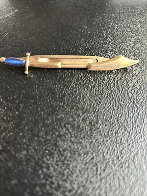 Cuchillo espada Swank vintage mango de piedra azul tono dorado clip de corbata Foto 1 de 4