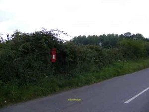 Photo 6x4 Manor Road Postbox Clopton Corner Postbox No. IP13 6383 c2011 - Picture 1 of 1