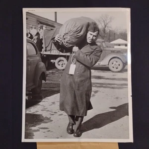 1943 Pete Reiser, Brooklyn Dodgers, New Kind of Training,, Press Photo, 8x10'' - Picture 1 of 13