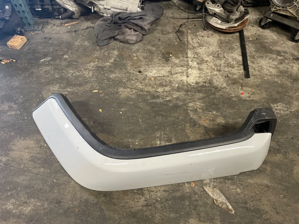 Jeep Wrangler JK 2018-2024 fabricante de equipos originales rueda de gladiador moldura de acampanada FL 6CE67TZZAH Foto 1 de 4