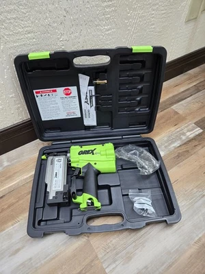 Pinner inalámbrico Grex GCP650 2" 23 calibre sin cabeza Foto 1 de 4