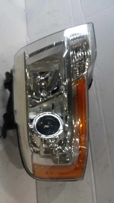 Conjunto de faros derechos usados se adapta a: Ford Expedition 2015 tipo proyector halógeno Foto 1 de 4