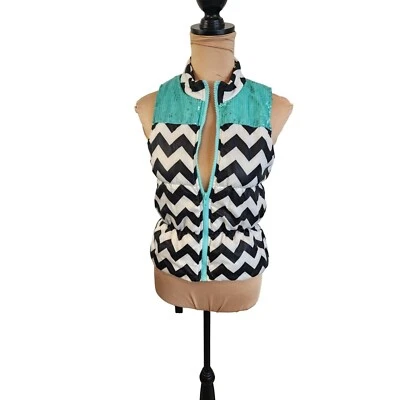 Chaleco acolchado de diseño geométrico para niñas de autoestima en grande Foto 1 de 4