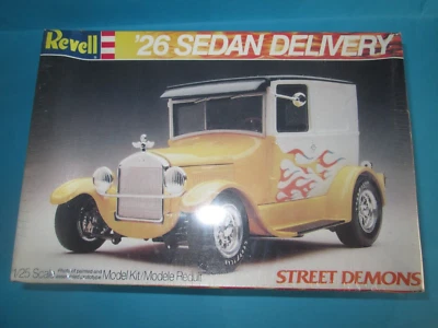 REVELL 26' SEDAN DELIVERY STREET DEMONS SCALA 1/25 NUOVO BLISTERATO!!! - Immagine 1 di 2