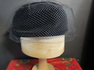 VINTAGE Kangol 1960s Pill Box Black Velvet And Feather #7 - Picture 1 of 4