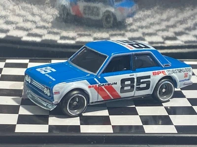 Neumáticos de goma 1/64 Datsun Bluebird 510 #85 Bre Datsun azul y blanco M28 Foto 1 de 4