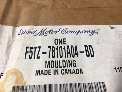 NUEVO F5TZ78101A04BD 1995-1999 FORD EXPLORER 4D NEGRO BASCULANTE MOLDURA CUBIERTA TRASERA Foto 1 de 2