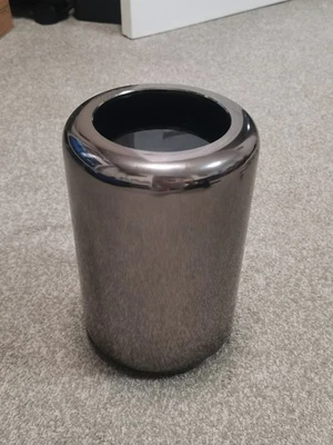 RESTORED Apple Mac Pro 2013 | 12 Core | D700 | Very Good Condition - Image 1 of 4