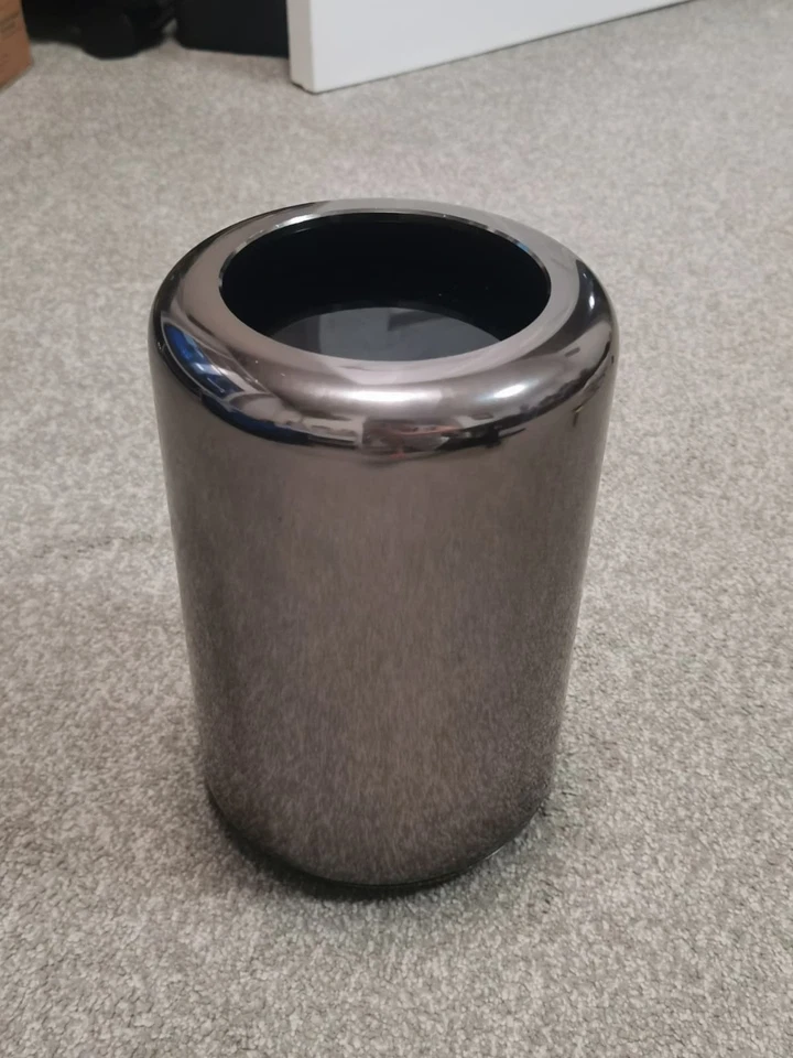 RESTORED Apple Mac Pro 2013 | 12 Core | D700 | Very Good Condition - Image 1 of 4