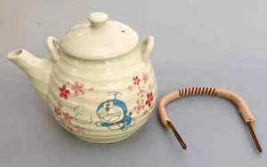 Tetera Sakura Mino Ware Doraemon Future Store Limited 17xH19xD11cm 750cc (2024) - Imagen 1 de 2