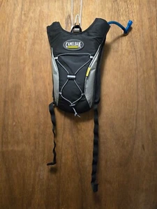 Camelbak Hydrobak 50oz Hydration Pack Black With Bite Valve New Free Shipping - Picture 1 of 14