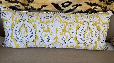 Nueva almohada lumbar MacKenzie Childs amarillo néctar chenilla damasco con cuentas Foto 1 de 4